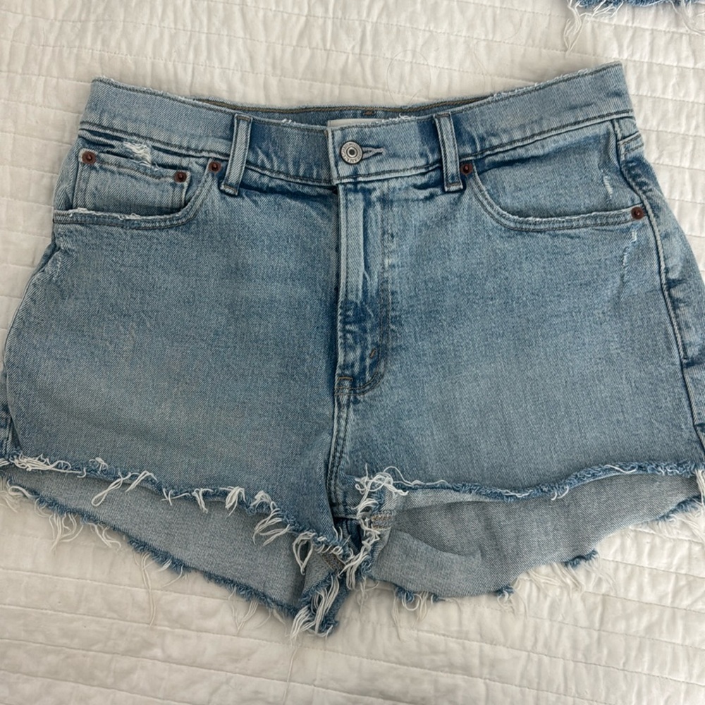 Abercrombie Mid Rise Mom Short